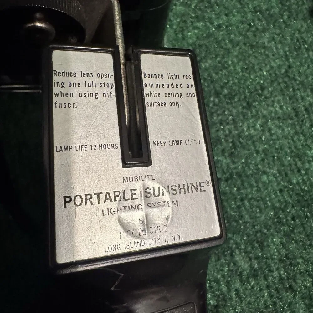 Vintage Mobilite Portable Sunshine Movie Light w/ Mount 1960s USA